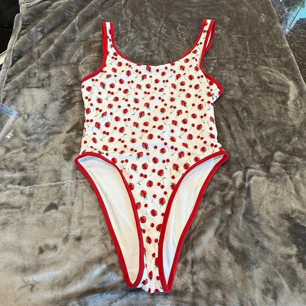 New! FRANKIES BIKINIS x Pink Marlow One Piece strawberry Swimsuit 31558